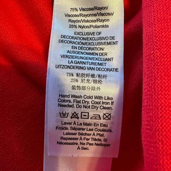 DKNY Women’s Crew neck Stud Trim, Split Hem Sweater NWT Size M - Picture 10 of 10